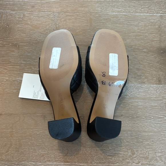 NWT Women's Black Quilted Slide Sandals 10 - Picture 6 of 6